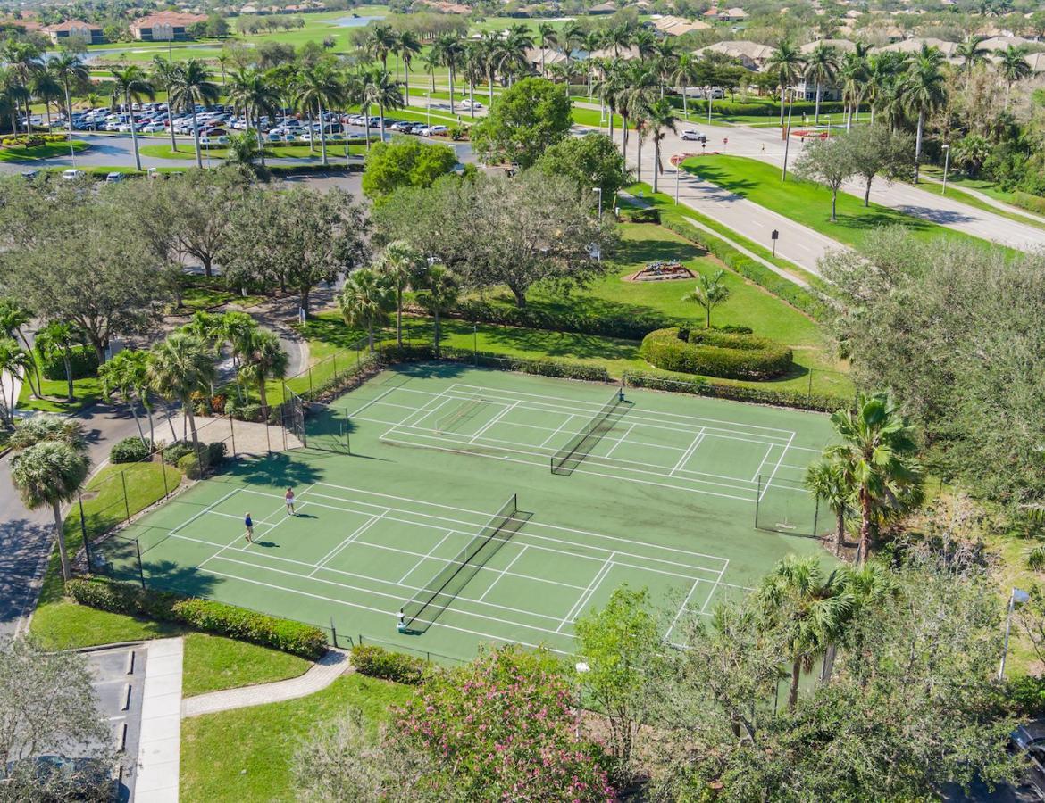 Lely Greenlinks Top Floor - On Golf Course, Minutes From Beaches, Downtown! Нейплсз Екстер'єр фото